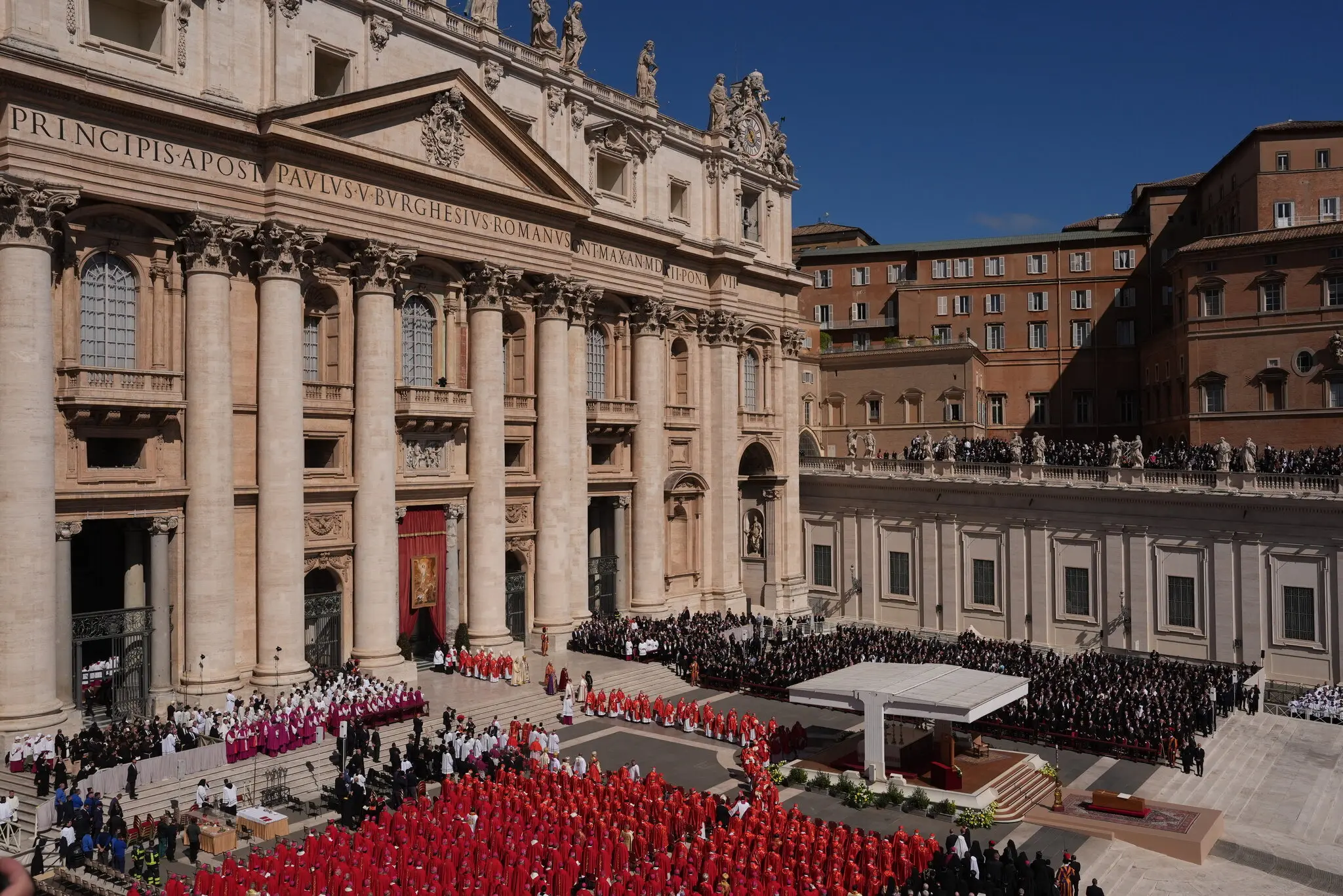 Похорон Папи Римського Франциска біля базиліки Святого Петра у Ватикані в суботу
